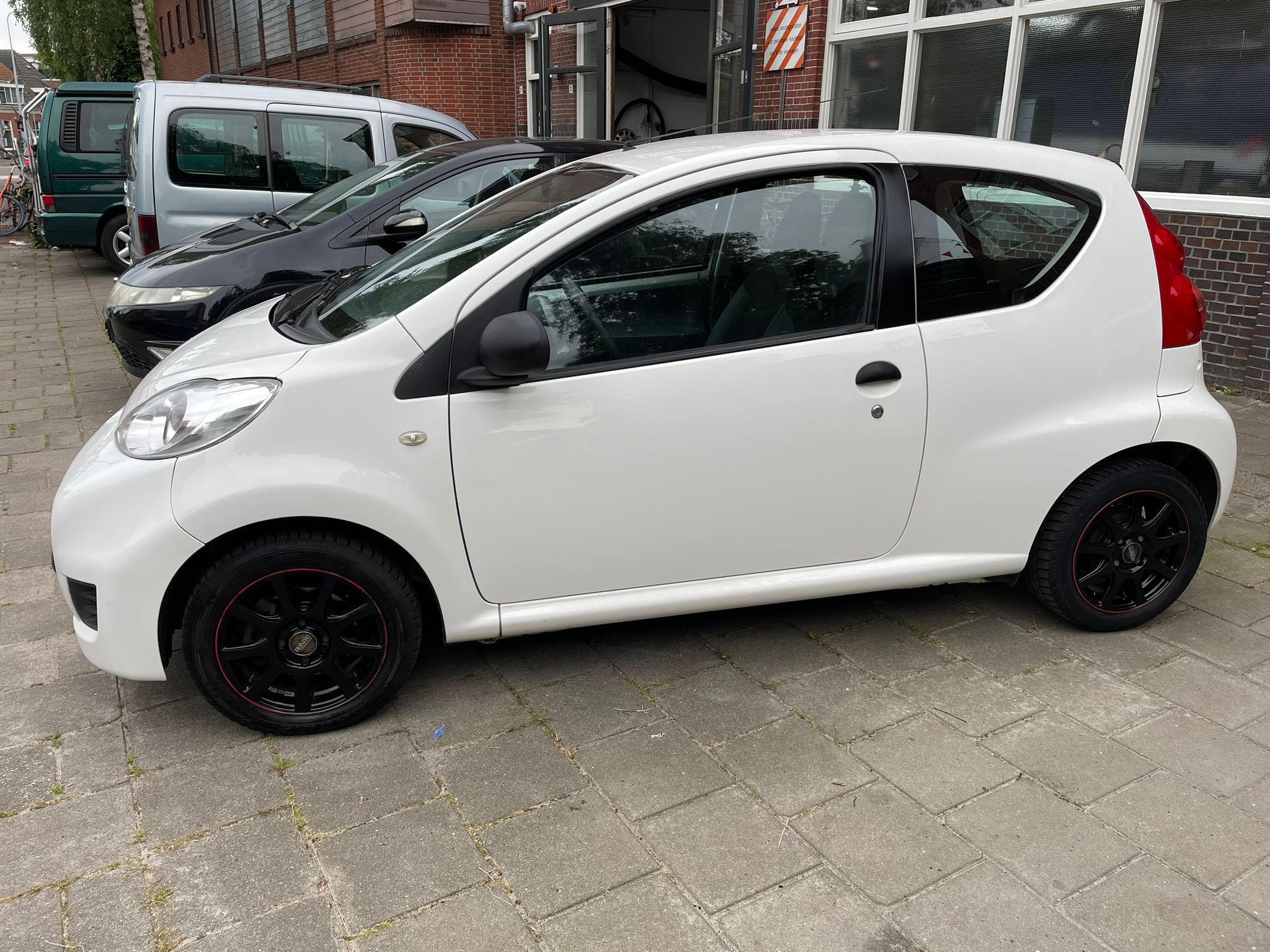 Peugeot 107, 1.0 12V E-VTI 68PK 3DR