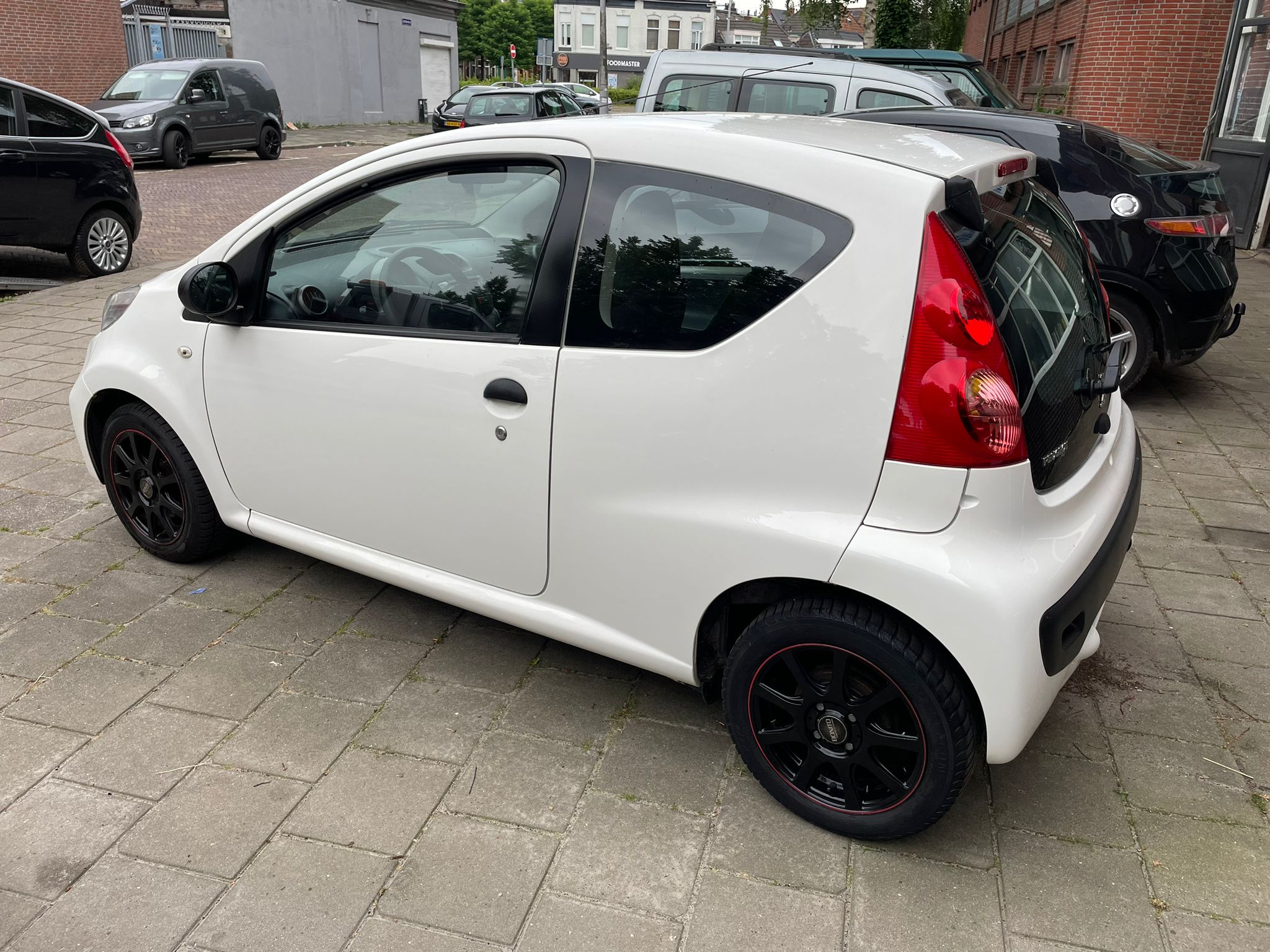 Peugeot 107, 1.0 12V E-VTI 68PK 3DR